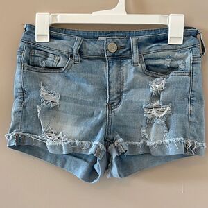 Womens’ SO Low Rise Ripped Jean Shortie Size 5